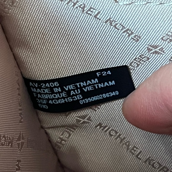 🌼Michael Kors Sheila Medium Corner Zip Satchel - Picture 13 of 15